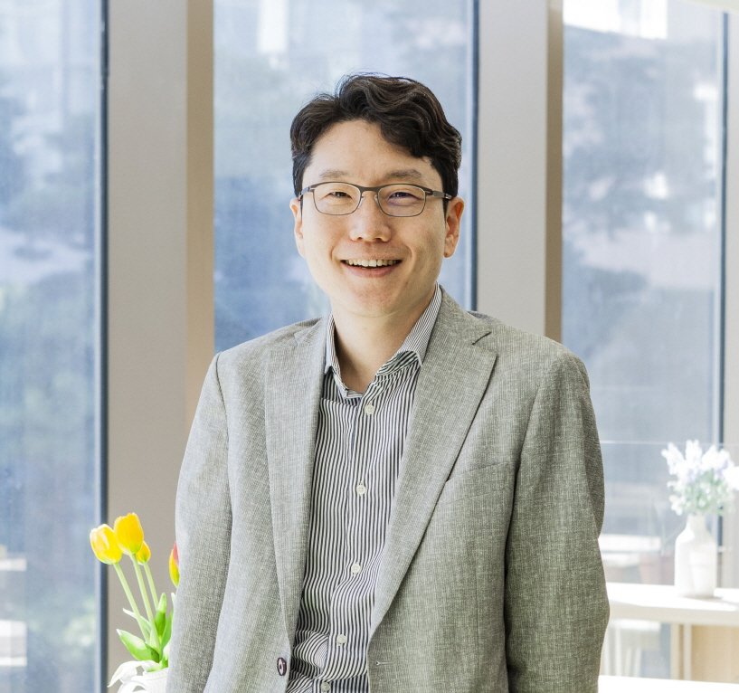 LG AI Research co-President Lim Woo-hyung (LG)