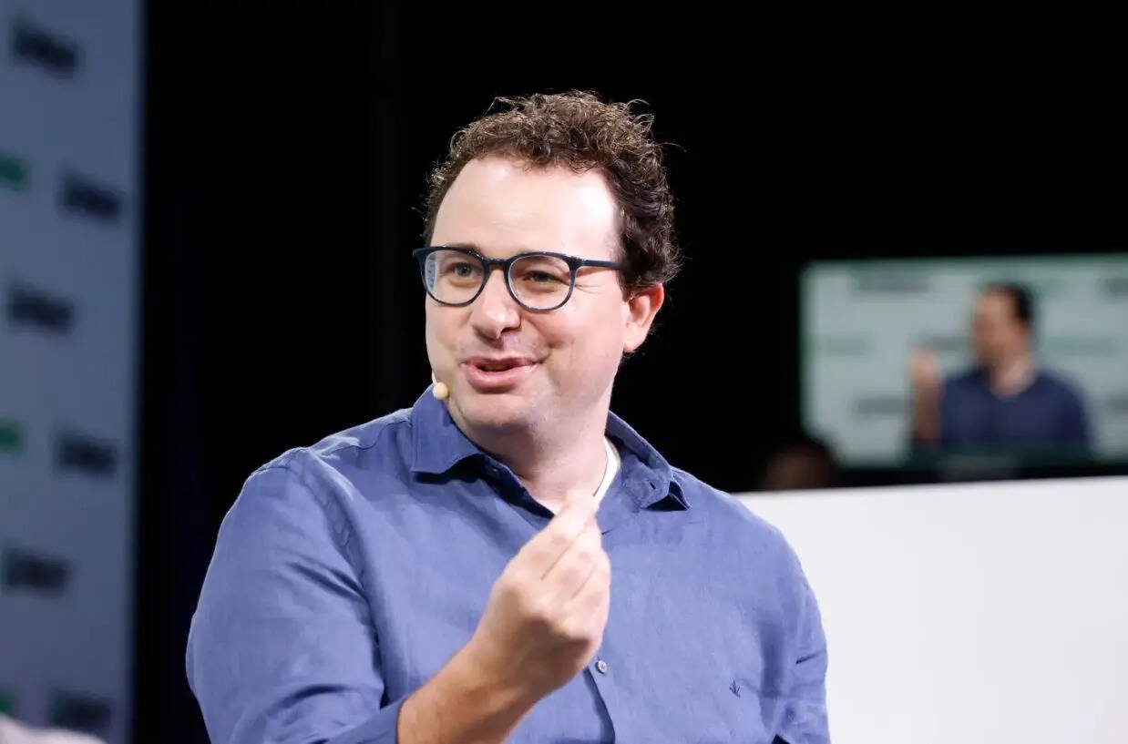 Inside the Billion-Dollar AI Boom Meet the 7 Richest Tech Innovators Including a Waiter-Turned-Mogul Now Worth Rs 991 Lakh Crore